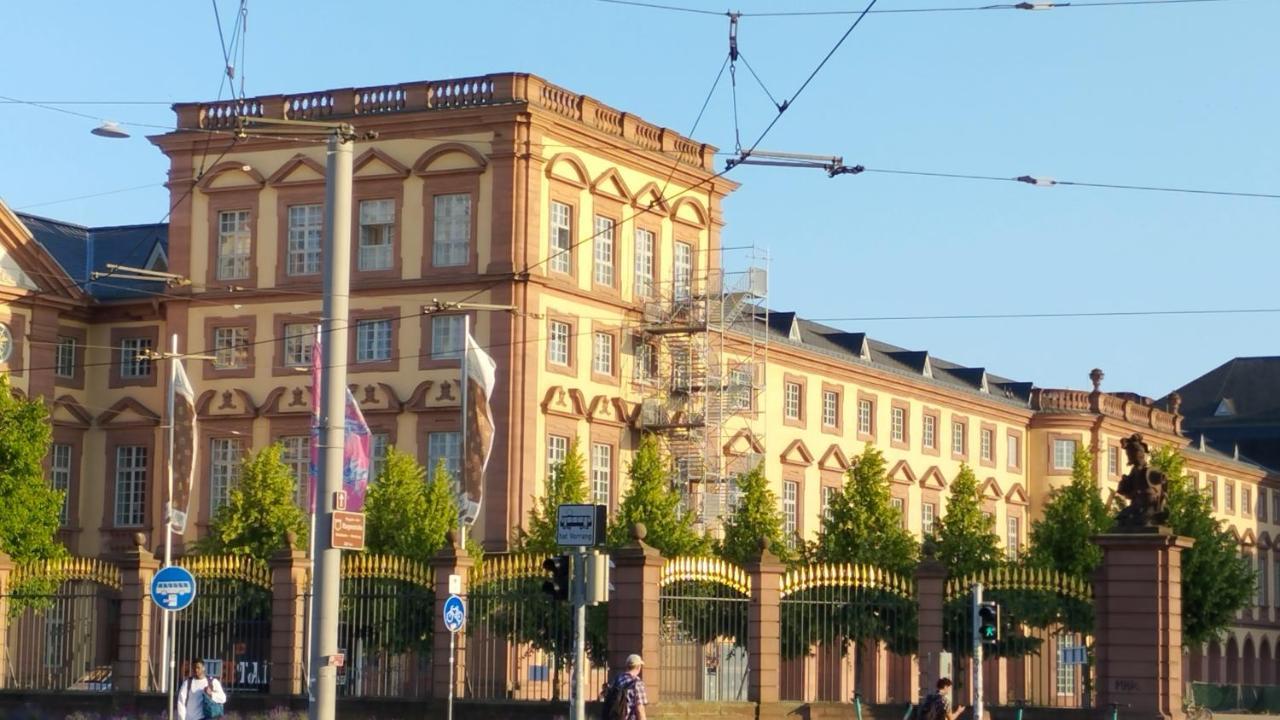 Denkmalschutz Stadthaus Zimmer 1 Im Mannheim Quadrat Exterior foto