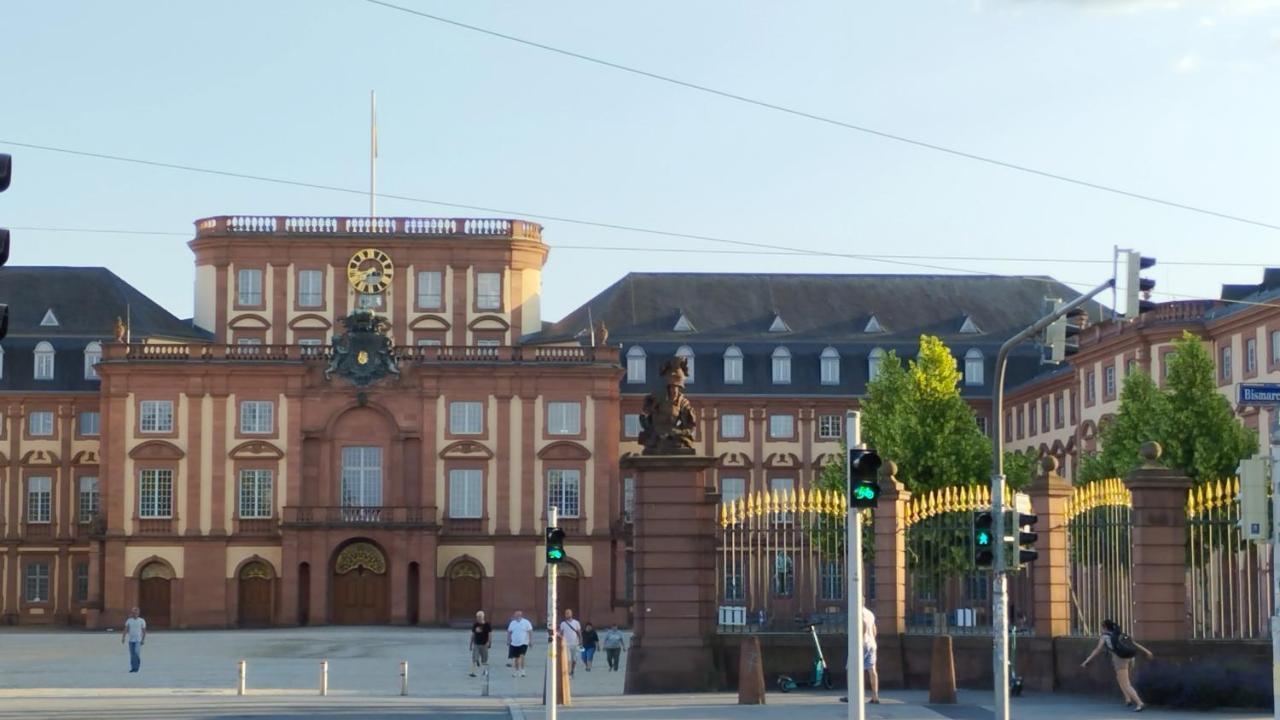 Denkmalschutz Stadthaus Zimmer 1 Im Mannheim Quadrat Exterior foto